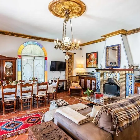 La Capilla Palacios Y Villafranca By Ruralidays Holiday home Los Palacios Y Villafranca